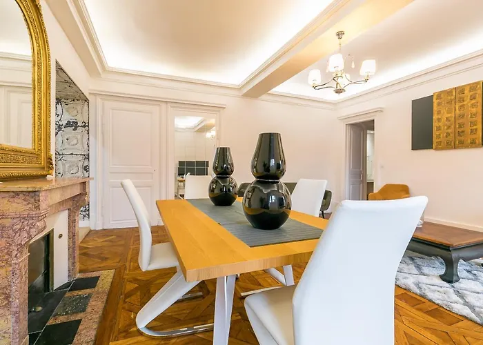 Le Cote D'or Apartment